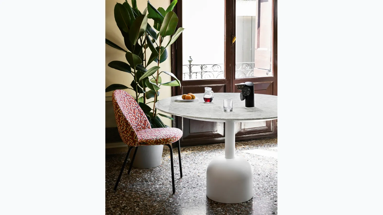 Round table Illo by Miniforms