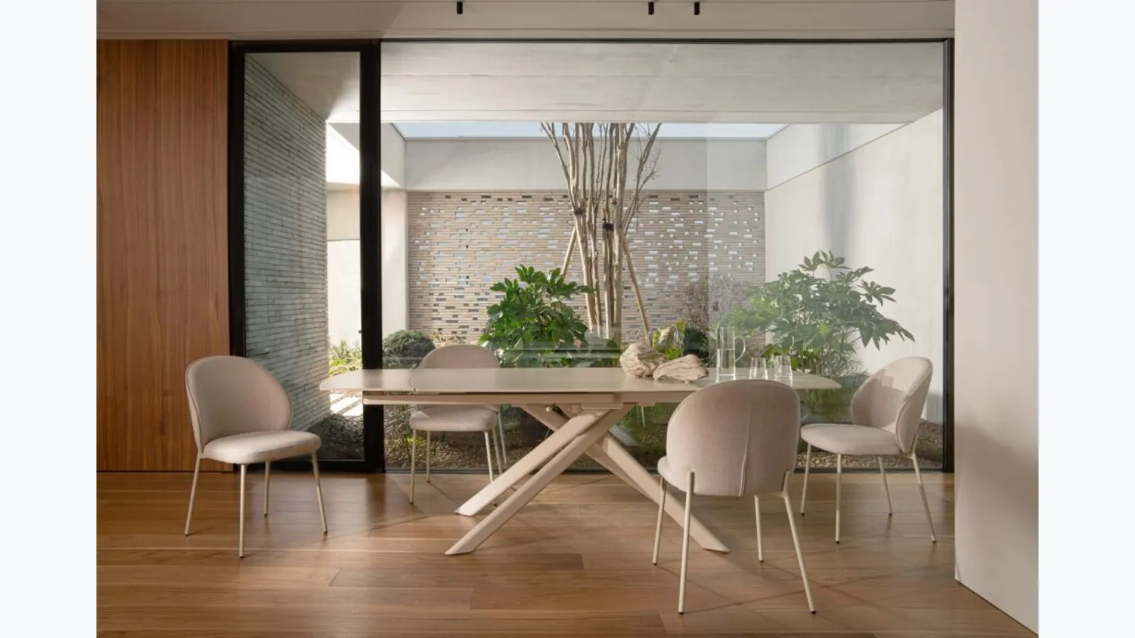Joakim Table in Ivory Porcelain Stoneware by Bizzotto