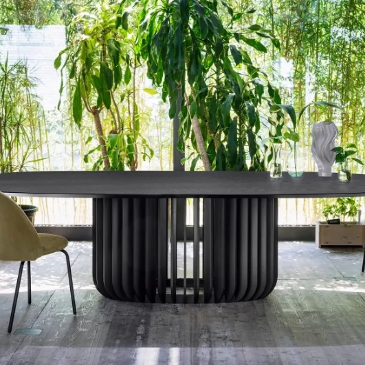 Oval Juice wooden table by Miniforms.