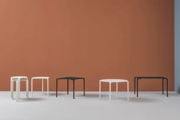 Jump Table by Pedrali
