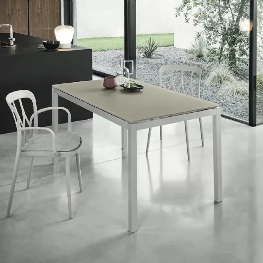 Extendable Mago table in glass by Bontempi.