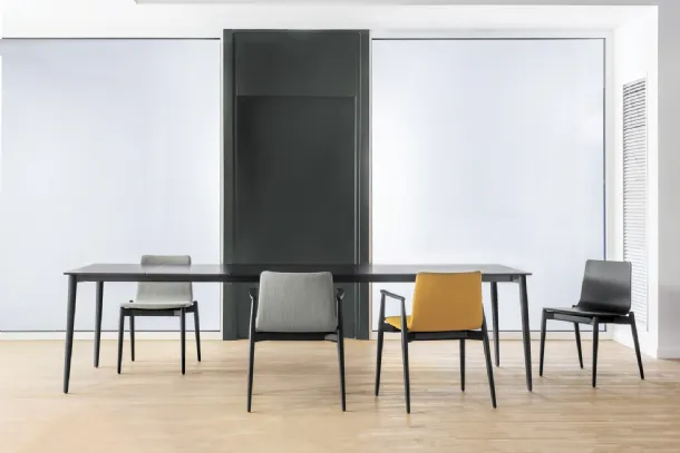 Malmö table by Pedrali