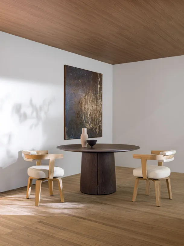 Round wooden Mateo table by Molteni & C 
