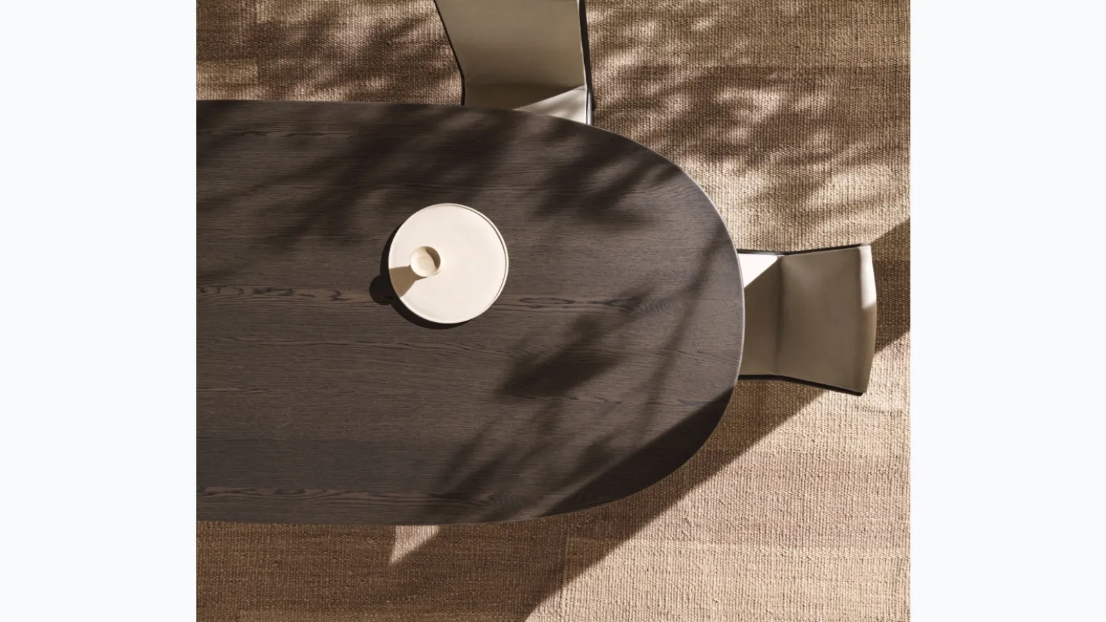 Oval table Mateo in wood by Molteni & C