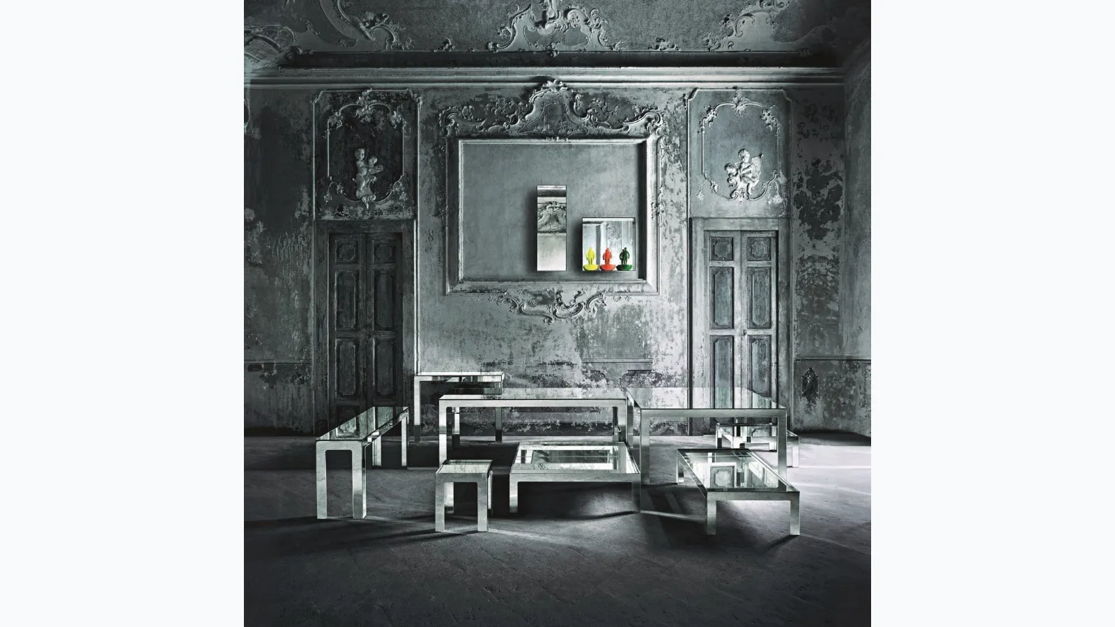 Table with Mirror Mirror top by Glas Italia