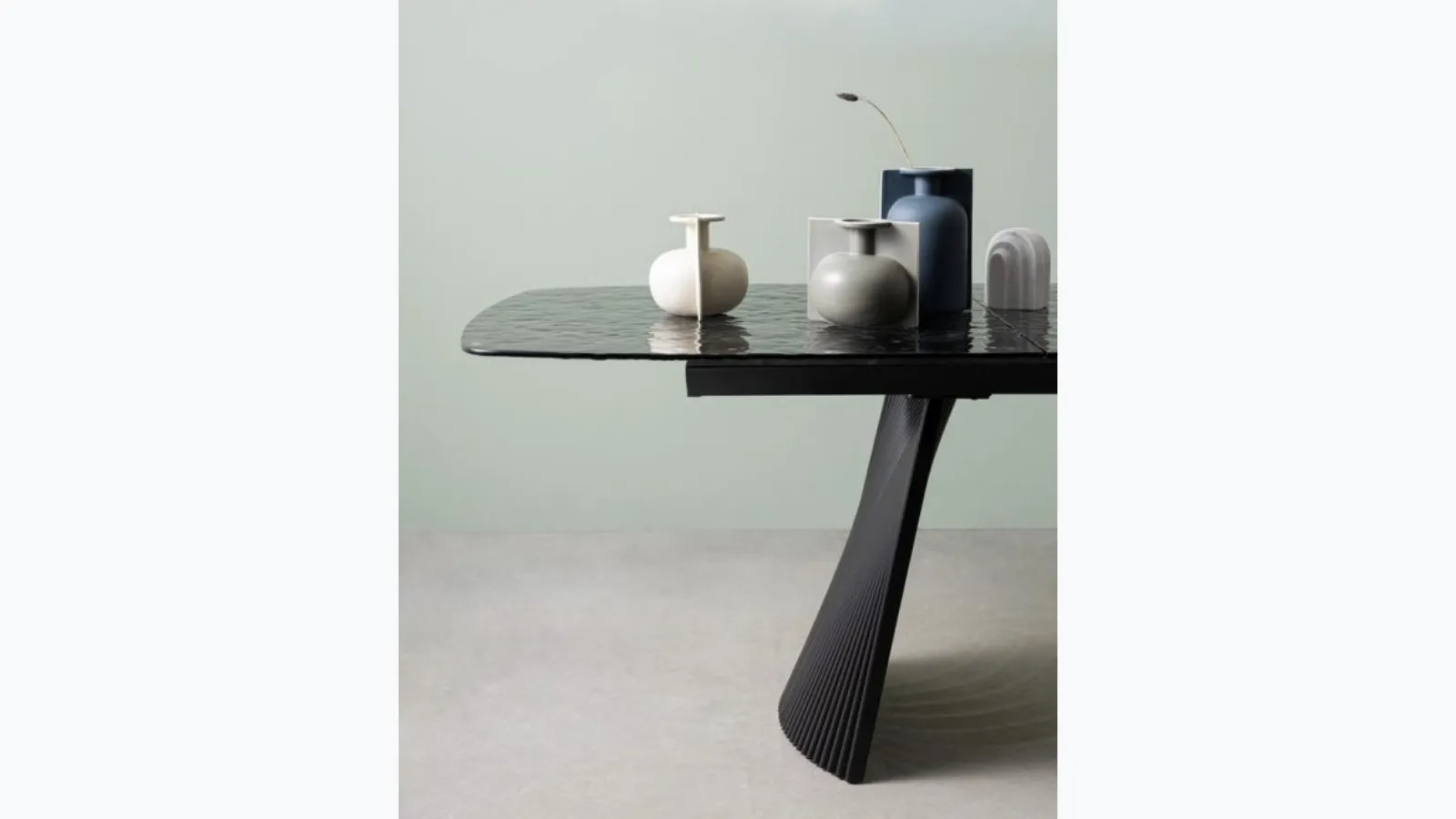 Extendable glass table Oliver by Bizzotto.