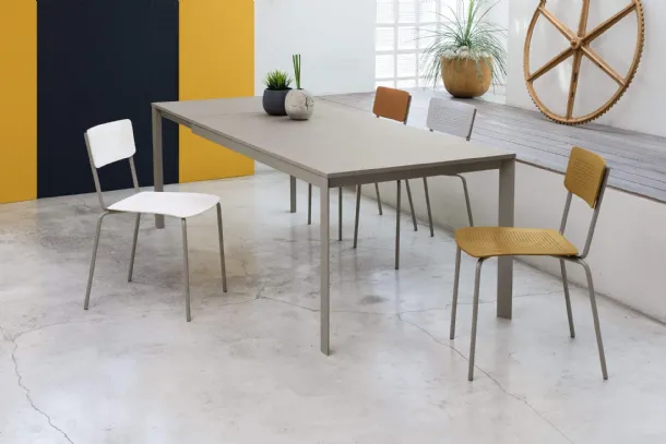 Extendable Paris table by Ingenia.