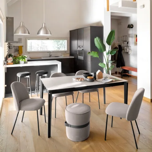 Pentagon Fast extendable dining table by Connubia