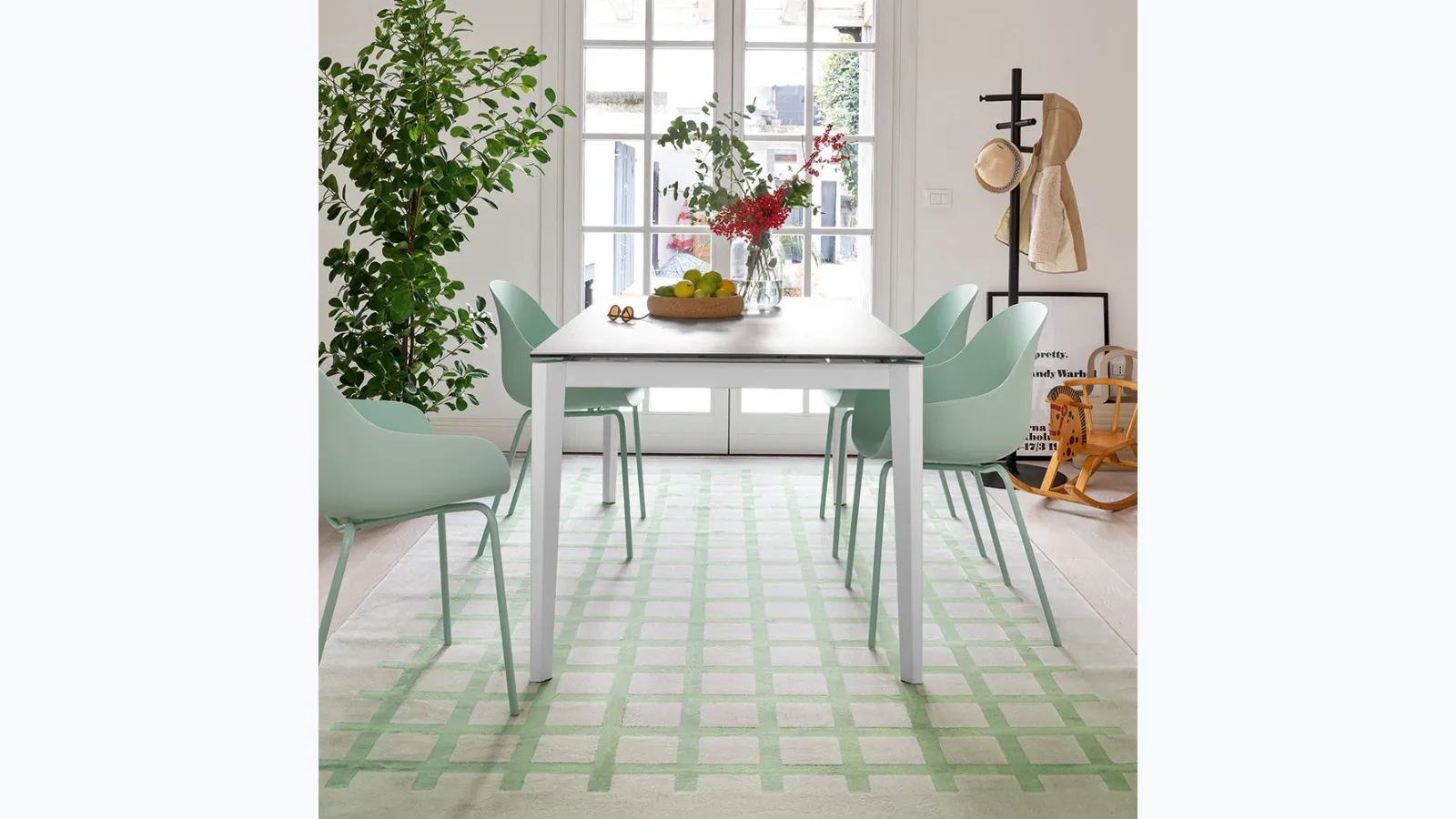 Pentagon Fast extendable table by Connubia