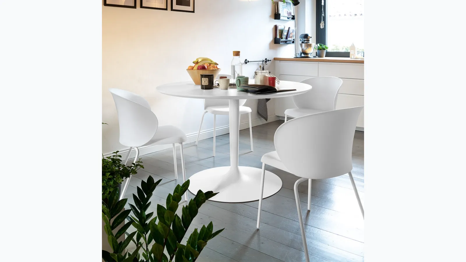 Round table Planet by Connubia.