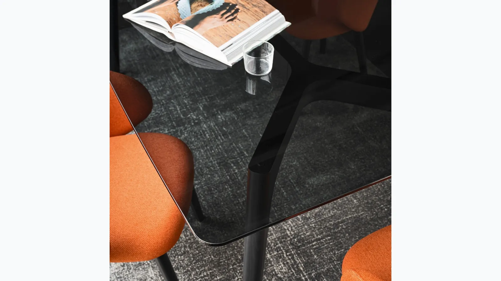 Connubia Pod table.
