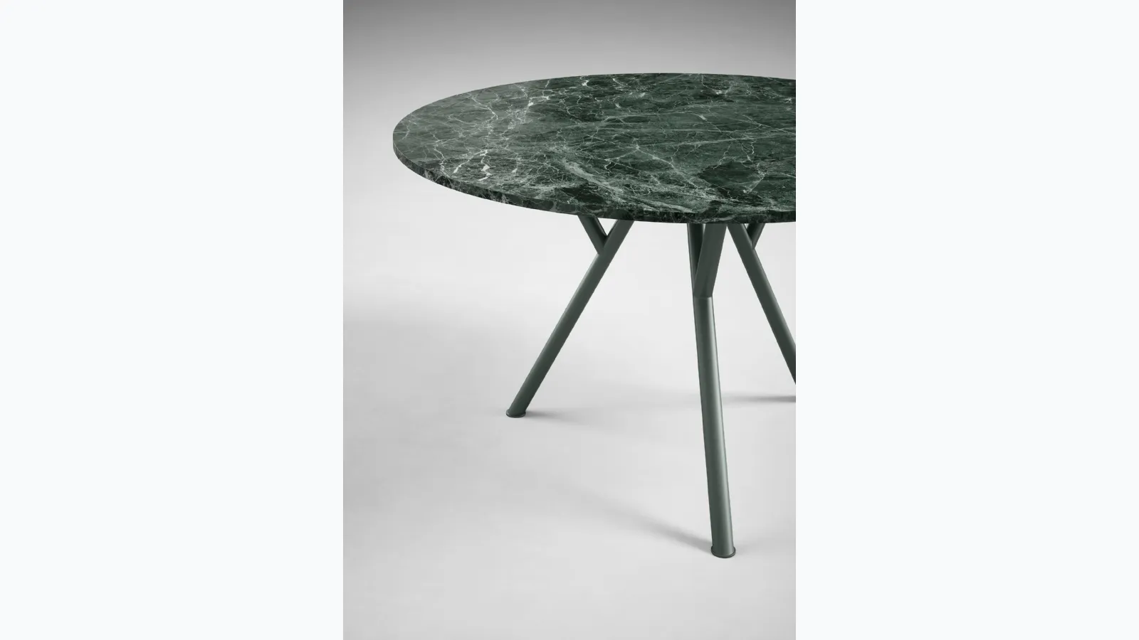 Round Sunny table by Novamobili