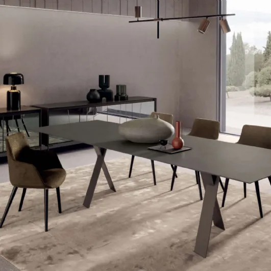 Extensible Tailor table in Presotto's eco-concrete.