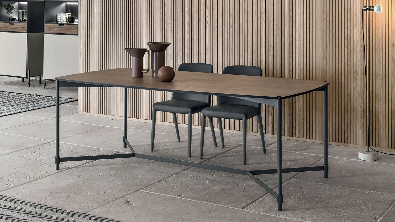 Tower table with CDF walnut amber top by Tomasella.