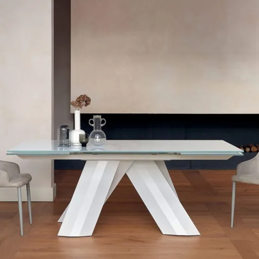 Extendable Twist table with glass top by Ingenia.