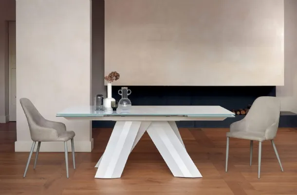 Extendable Twist table with glass top by Ingenia.