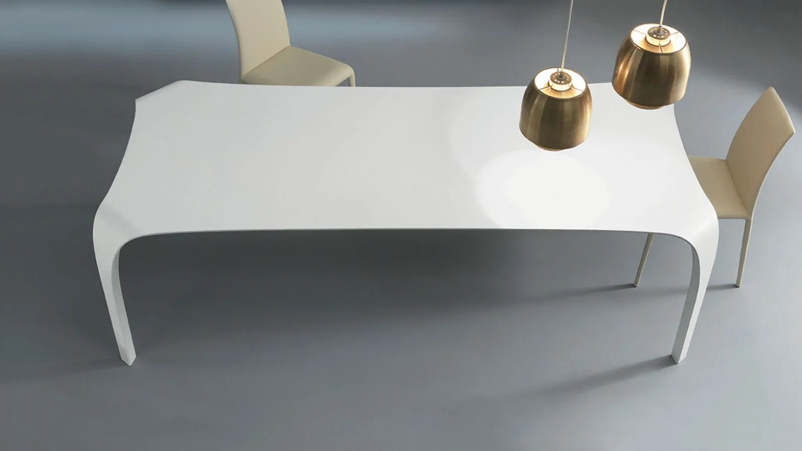 Single table in Technoril by Riflessi.