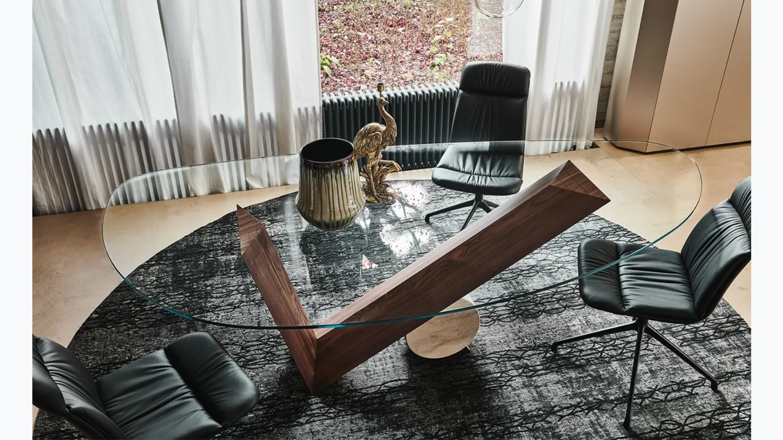 Glass table with wooden base Valentino by Cattelan Italia.