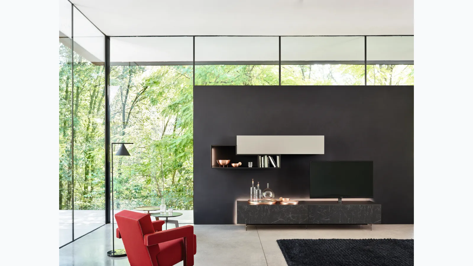 Vesa TV stand on Sangiacomo Cabaret Mobile