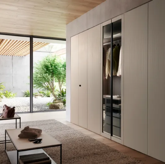 Wardrobe with hinged doors Anteprima in matte lacquer by Presotto