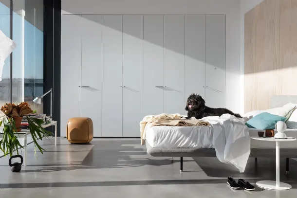 Wardrobe with hinged doors Aria Simple by Kristalia