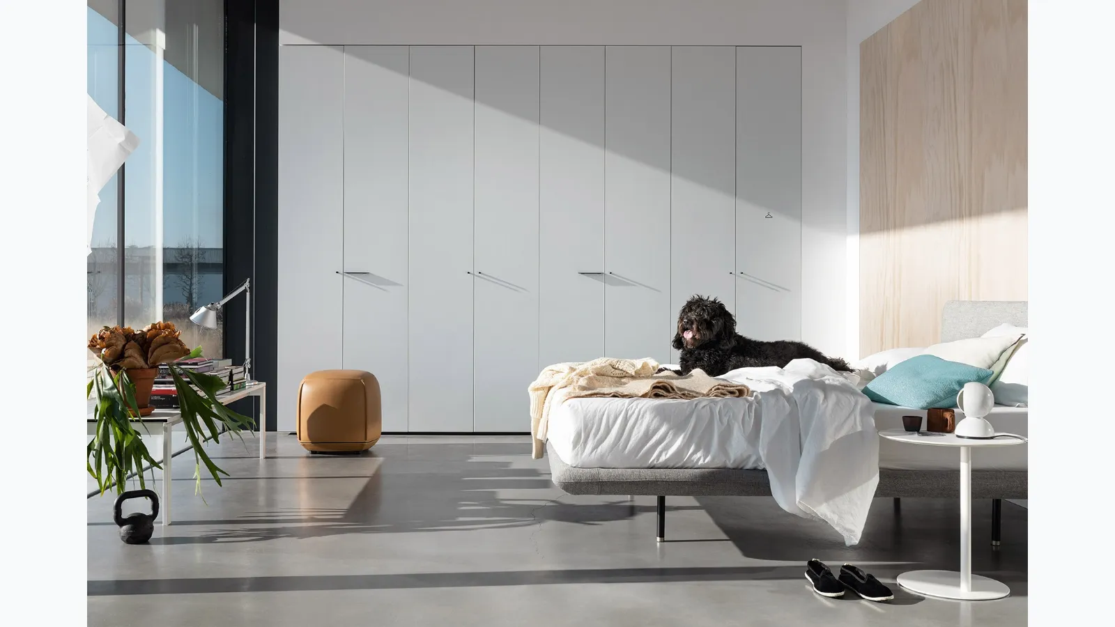 Wardrobe with hinged doors Aria Simple by Kristalia