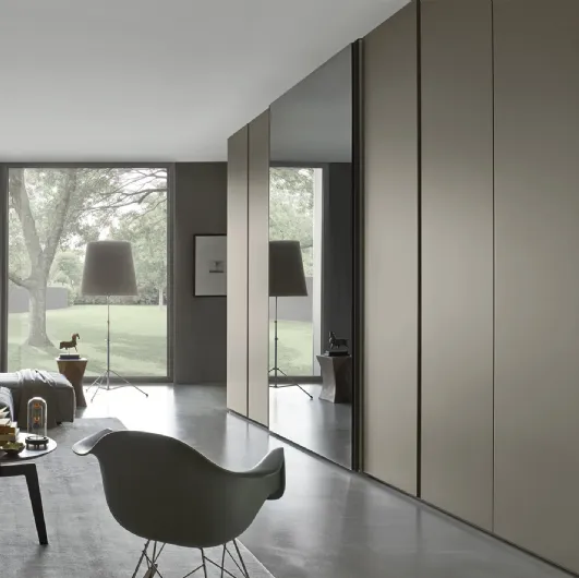 Breccia Visone wardrobe with hinged doors and sliding mirror door by Sangiacomo.