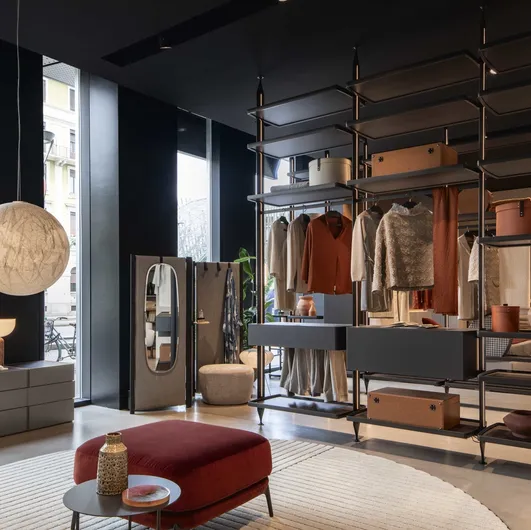 Dedalo Walk-in Closet by Novamobili