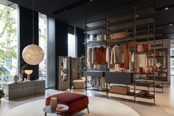 Dedalo Walk-in Closet by Novamobili