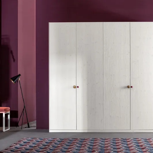 Easy solid wood wardrobe from Callesella.