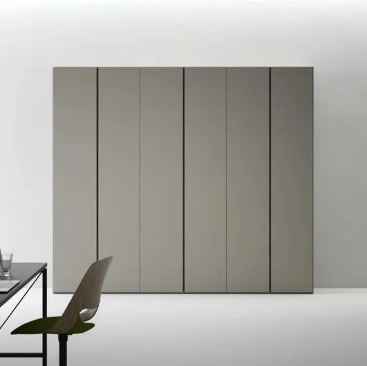 Wardrobe with swing doors Freedhome Flat by Caccaro