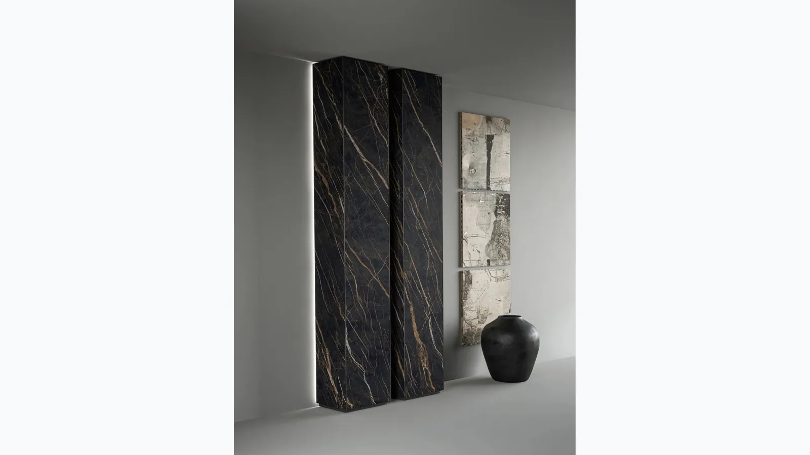 Wardrobe Freedhome Wall Pillars by Caccaro.
