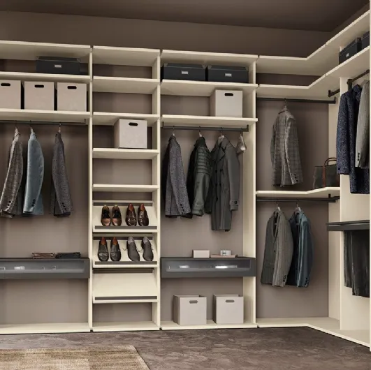 Golf Flexo U48 walk-in closet by Colombini Casa.