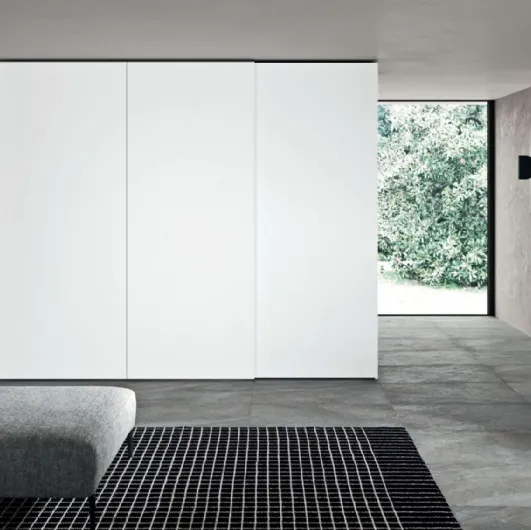 Wardrobe with sliding doors Smooth by Presotto.