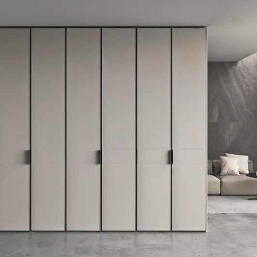 Wardrobe with hinged doors covered in Naos leather by Presotto.
