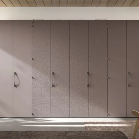 Night 08 swinging door wardrobe in matte Clay lacquer and Clay Intreccio di Orme.