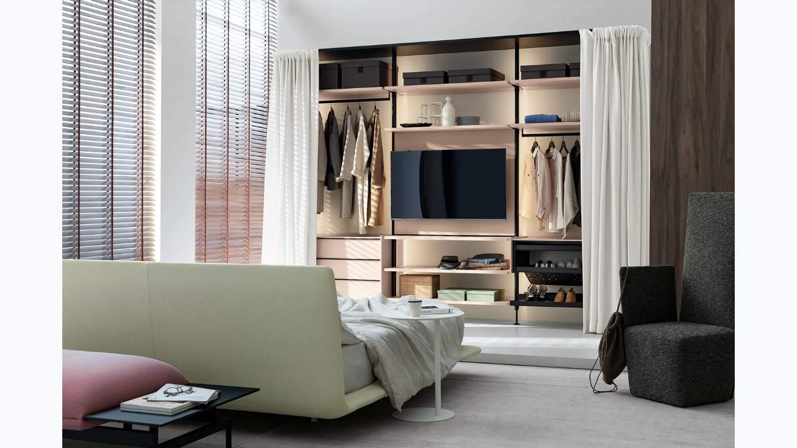 Novel Walk-in Closet with Telon by Kristalia