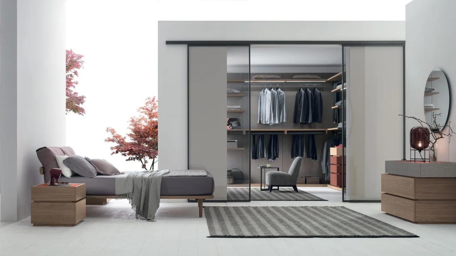 Tomasella's Practical Walk-in Closet