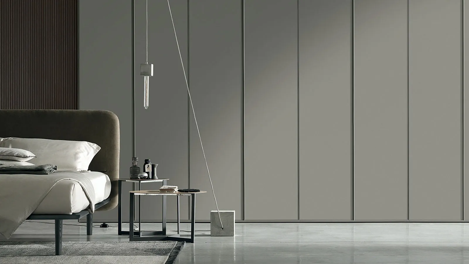 Satin glass wardrobe by Tomasella Profile.