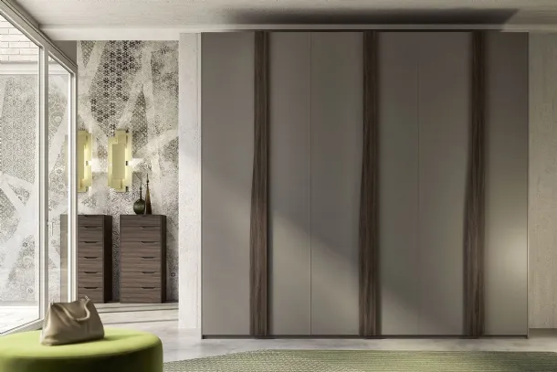 Wardrobe with swing doors in grey finish and dark elm. Infinity frame by S75.