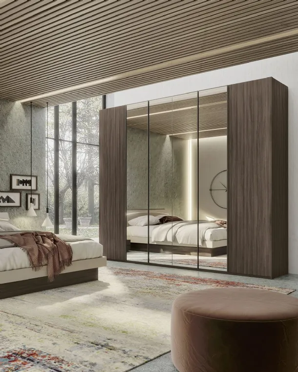 Wardrobe with Quadro Steel swing doors with S75 mirrors.
