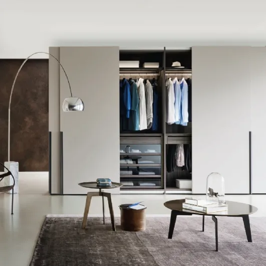 Wardrobe with sliding doors Tratto in matte lacquered Rope by Sangiacomo.