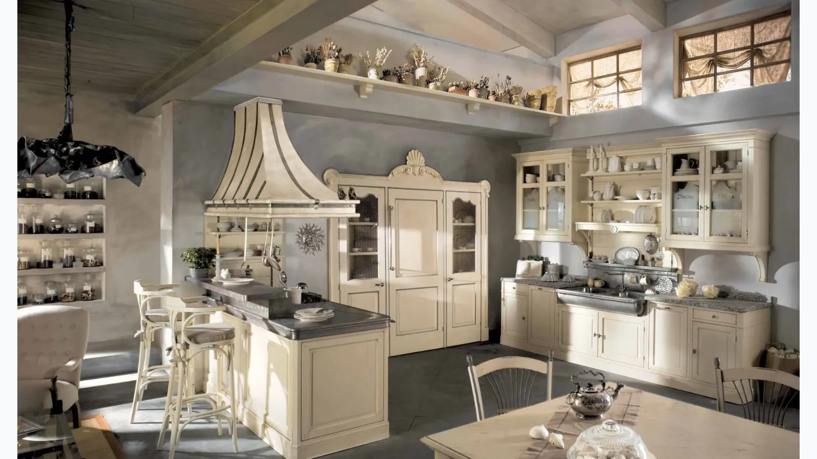 Classic wooden Dhialma kitchen with lacquered peninsula by Marchi.