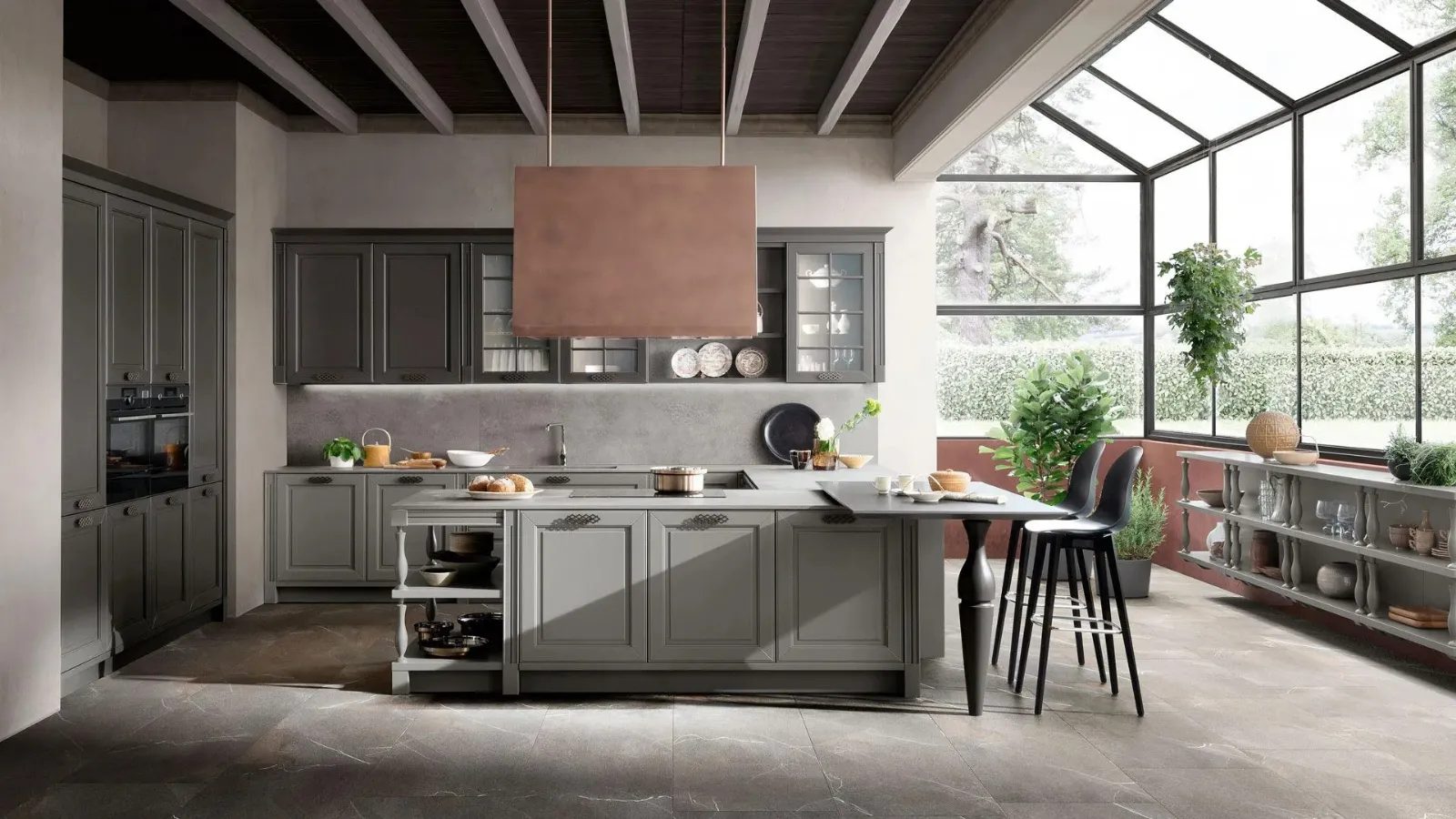 Classic kitchen with Dolcevita 07 peninsula by Stosa.