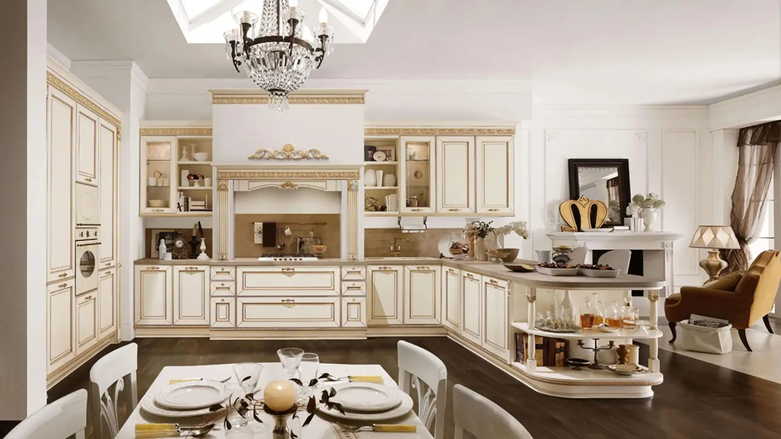 Classic kitchen with Dolcevita 10 peninsula by Stosa.