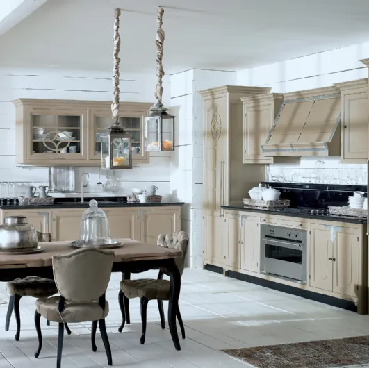 Classic Islamorada corner kitchen in lacquered wood by Marchi.