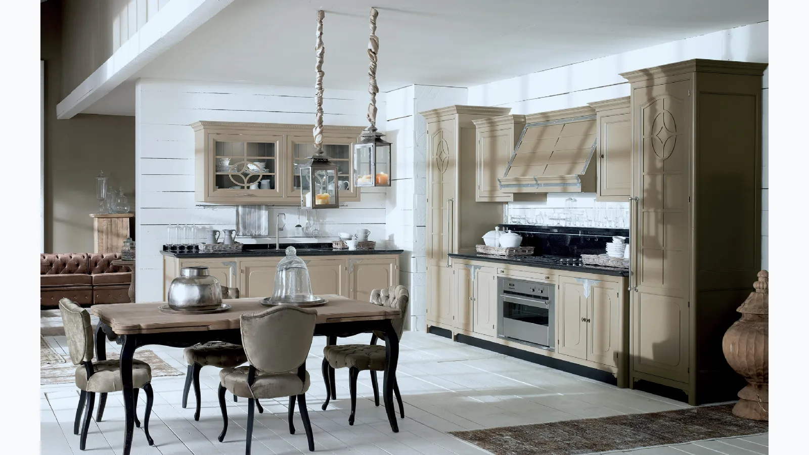 Classic Islamorada corner kitchen in lacquered wood by Marchi.