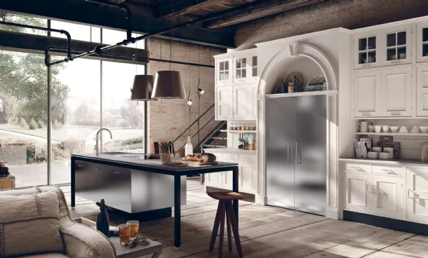 Classic kitchen with Montserrat island in lacquered wood by Marchi.