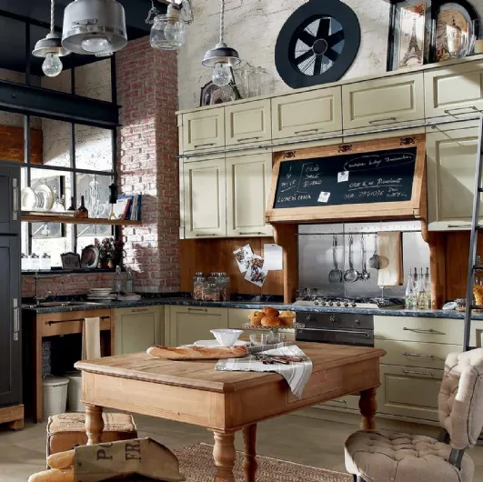 Classic Nolita corner kitchen in lacquered wood by Marchi.