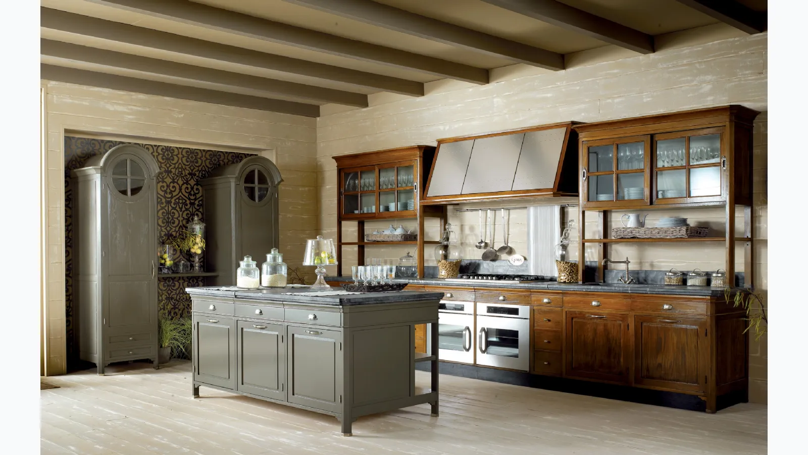 Classic kitchen with wooden island Operà by Marchi.